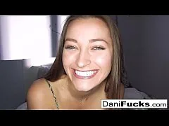 สาวฮอตโคตรเจ้าชู้ แฟนหนุ่มเมาหลับ แอบเล่นเซ็กกับเพื่อนแฟนโดนรุมเย็ดหีหน้าหลังพร้อมกันเสียว