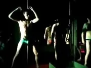 คลิปหลุดบาร์เกย์ไทย ผับแบบนี้น่าเข้าเนอะหนุ่มๆเต้นรูดเสาเซ็กซี่จุงเบย น่าจับน่ากอดน่าจูบเป