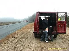 เปิดรถตู้ เย็ดกันข้างถนน เอากันนอกสถานที่เปลี่ยนบรรยากาศเย็ดกันไม่สนใจใครกระเด้าไม่ยั้ง