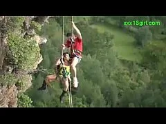 โหนหน้าผาเย็ดกัน เย็ดท้าตายเสียวจริงเย็ดกันกลางอากาศนักปืนเขาสงสัยเงี่ยนมีอารมย์เสียวสุดยอ