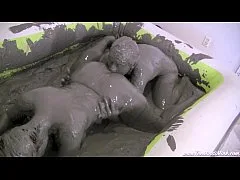 ตีฉิ่งในบ่อโคลน สาวเงี่ยนอยากลองเย็ดแบบบรรยากาศลูกทุ่งกลิ่นโคลนสาบควาย