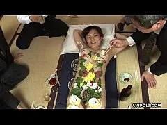 เชพเจ้าของร้านอาหารญี่ปุ่นเงี่ยนจัดแอบ เย็ดหีลูกค้า เมาเบียร์จนไม่มีสติเย็ดแล้วรีบเช็ดน้ำอ